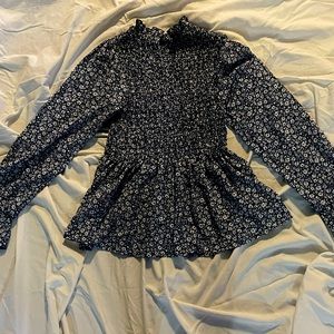 Mi ami small ruffled blouse